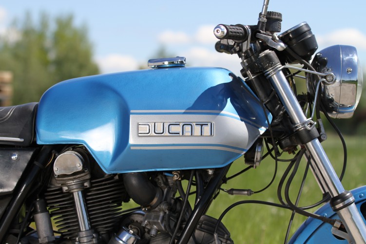 Ducati 860 GTS zbiornik